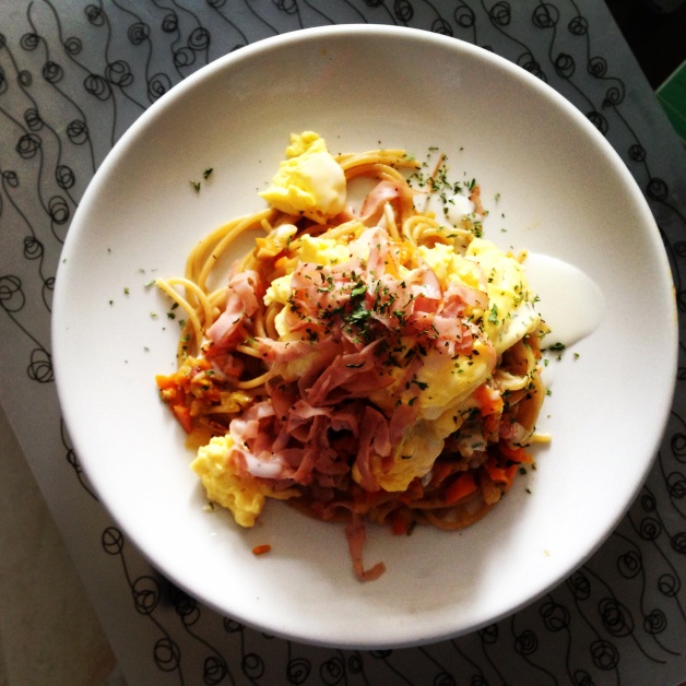 Table for One :: Pasta in White Sauce topped with Scramble Eggs and Honey Ham